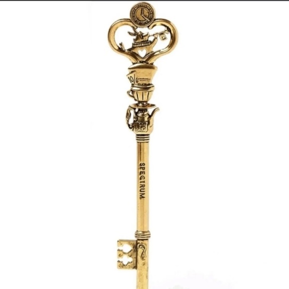 Alice in Wonderland Key to Wonderland Makeup Brush Keepsake Case - Picture 5 of 11